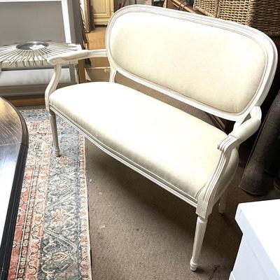 719 Like New Linen Upholstered French Style Bench