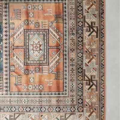 758 Like New SONOMA DP 3'11" x 5'7" Area Rug