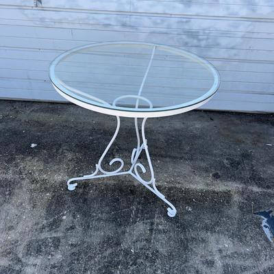 769 White Metal Glasstop Patio Table