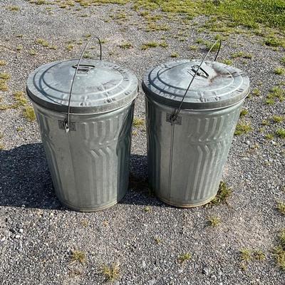778 TWO Metal Galvanized Metal Trash Cans with Lids