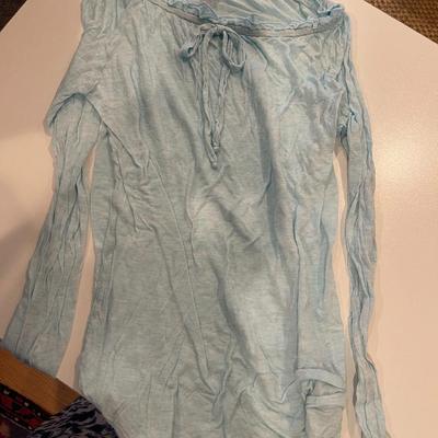 MISC: TSHIRTS (WOMEN'S) COASBELLA, THEORY, BCBG & MOR