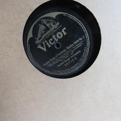 Old RCA Victor Album Book With 10 Records Inside