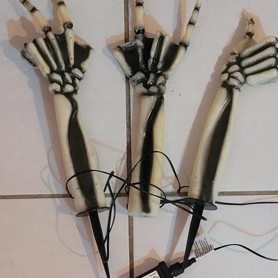 Skeleton Yard Deco for Halloween