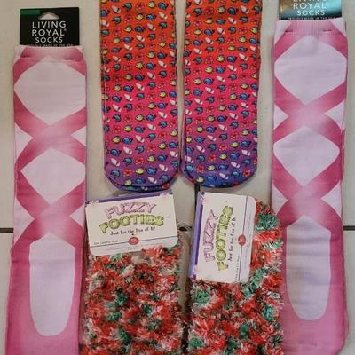 (6) New Pairs of Socks