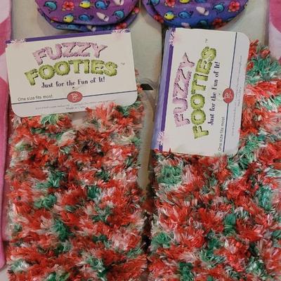 (6) New Pairs of Socks