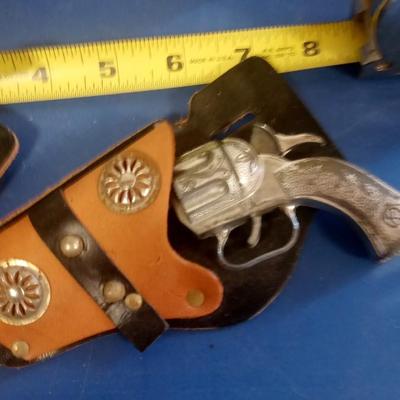 LOT 74 BOXED SET OF TWO OLD PAL CAP PISTOLS