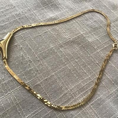 Pretty Gold Fashion Design Necklace