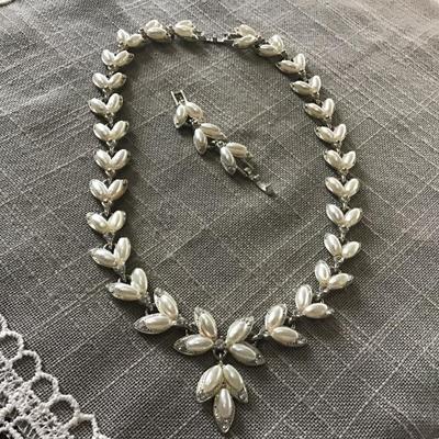 Vintage Fashion necklace with Extension