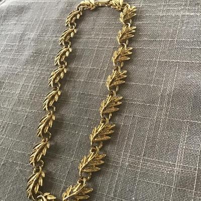 Gold Tone Leaf Link Necklace