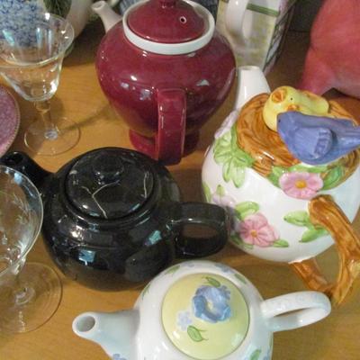 Teapot & Dishes