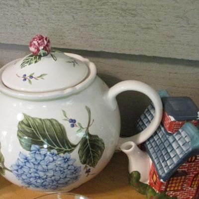 Teapot & Dishes