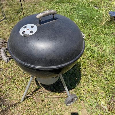 782 Weber Kettle Charcoal Grill with Grate