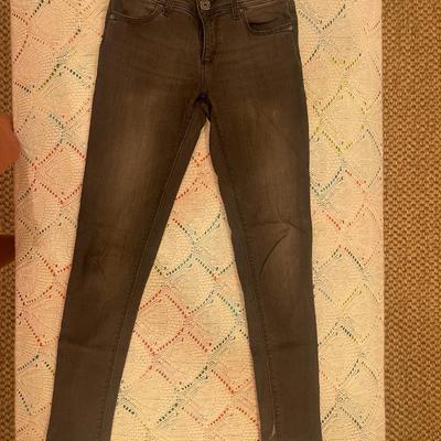 DL1961: GREY STRAIGHT LEG DENIM (WOMEN'S) SIZE 25