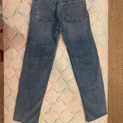 H&M: STRAIGHT LEG DENIM (WOMEN'S) SIZE 4 (FITS LIKE 0)