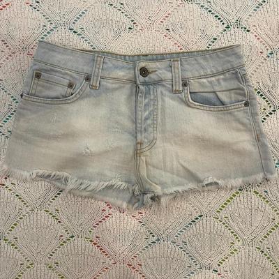 4 PAIRS OF WOMEN'S SHORTS