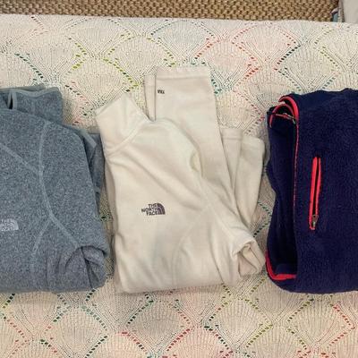 3 WOMEN'S FLEECE JACKETS