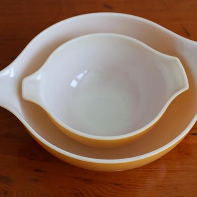 Two Vintage Pyrex Bowls - Butterfly Gold (2)