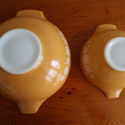 Two Vintage Pyrex Bowls - Butterfly Gold (2)