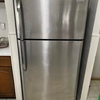 Fridgedaire Refrigerator/ Freezer