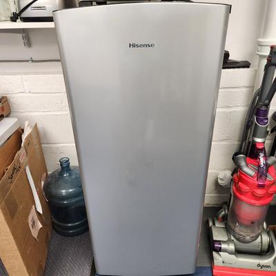 Hisense Refrigerator  21Lx20dx50H  RR63d6ase