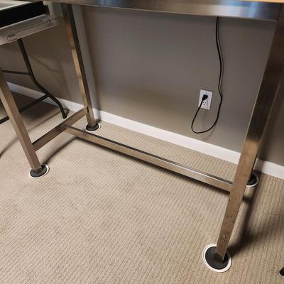 Workstation Table 59Lx29.5Wx41H stainless base