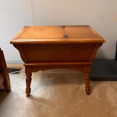 Vintage Wooden Dough Box End Table w/ Lid Storage Sewing Chest