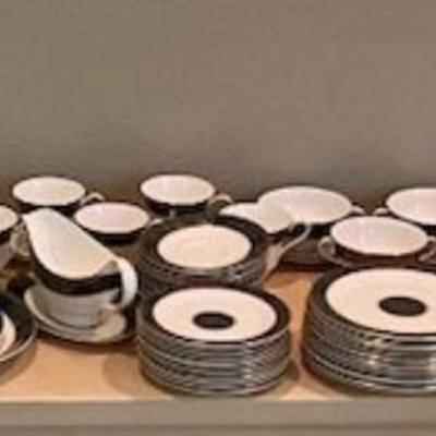 Royal Doulton Carlyle China 90 Pieces