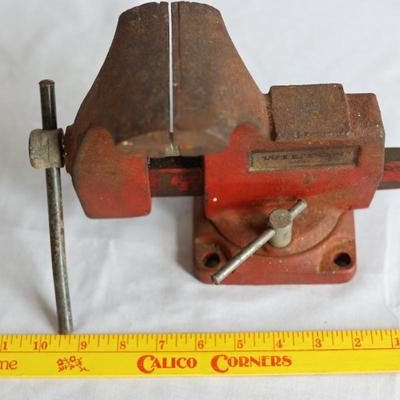 WILTON Swivel Base Bench Vise