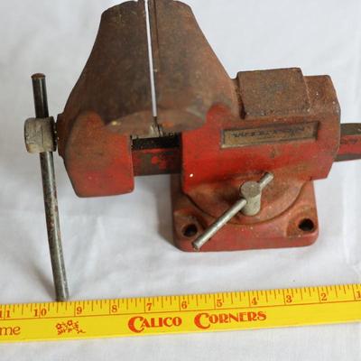 WILTON Swivel Base Bench Vise