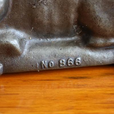 GRISWOLD 866 Vintage Cast Iron Lamb Cake Mold
