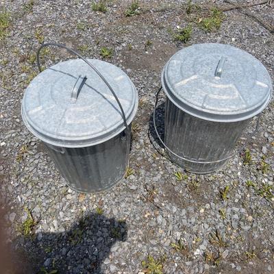 809 TWO 10 gallon Galvanized Aluminum Metal Cans with Lids