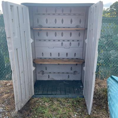 810 Rubbermaid Two Door Resin Vertical Storage