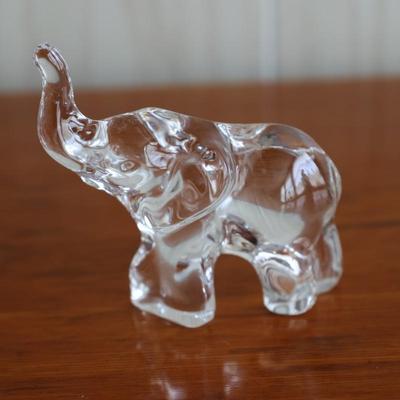 Four Glass Elephants Decor (4)