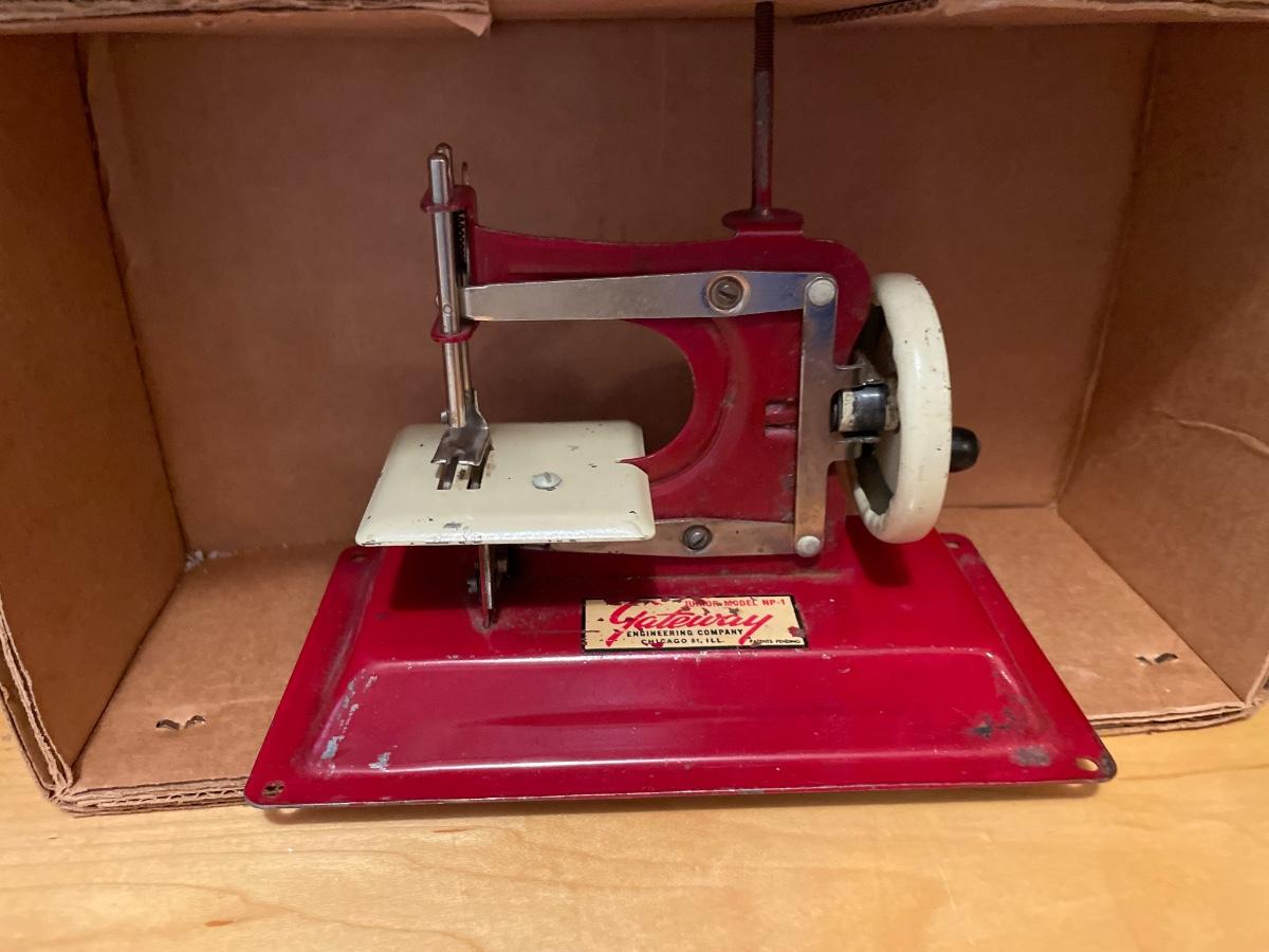 Gateway children’s sewing machine