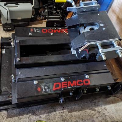 Demco Fifth Wheel Hitch Head/ Head Support/ Kit 18K Pound Weight Capacity