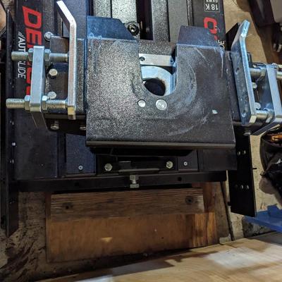 Demco Fifth Wheel Hitch Head/ Head Support/ Kit 18K Pound Weight Capacity