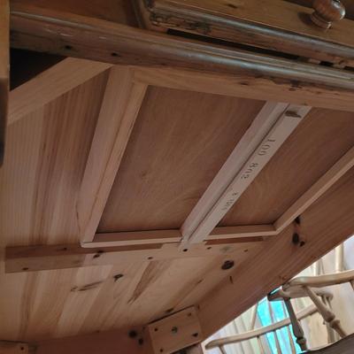 Kitchen Table with Six Windsor Style Chairs (K-CE)