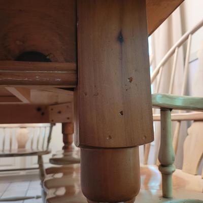 Kitchen Table with Six Windsor Style Chairs (K-CE)