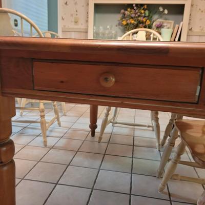 Kitchen Table with Six Windsor Style Chairs (K-CE)
