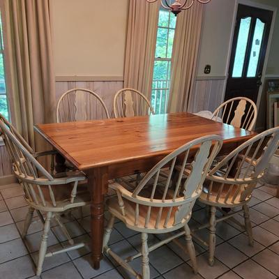 Kitchen Table with Six Windsor Style Chairs (K-CE)