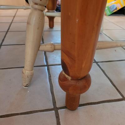 Kitchen Table with Six Windsor Style Chairs (K-CE)