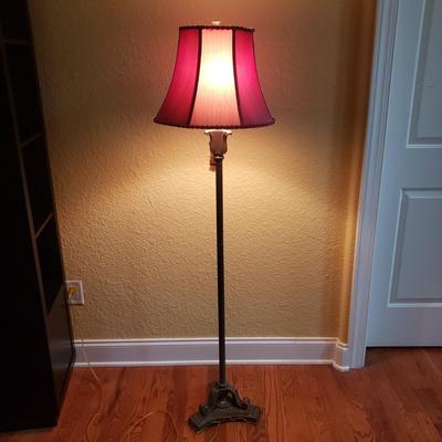 Metal Floor Lamp with Red/Striped Lamp Shade (GR-KD)