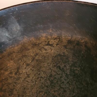 Pair of Cast Iron Pans with Lid (K-CE)