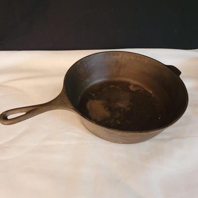 Pair of Cast Iron Pans with Lid (K-CE)