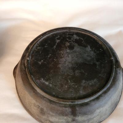 Four Cast Iron Pans (K-CE)