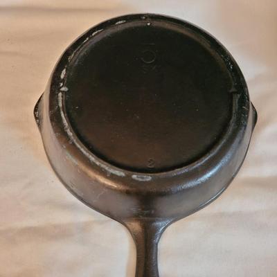 Four Cast Iron Pans (K-CE)