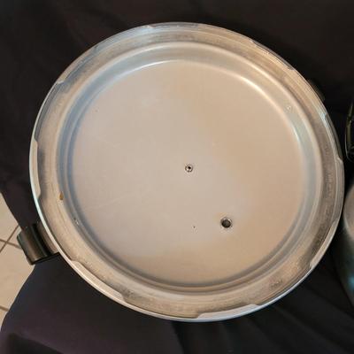 Mirro Aluminum Pressure Canner and Supplies (K-CE)