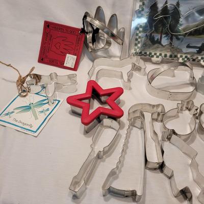 Assortment of Cookie Cutters (K-CE)