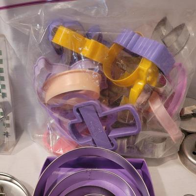 Assortment of Cookie Cutters (K-CE)