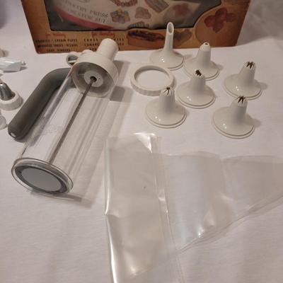 Cake Decorating Items (K-CE)